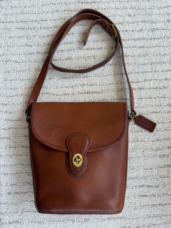 Coach Handbags - Vintage Coach Bradley Bucket Bag 9936 British Tan Leather Crossbody USA 90s